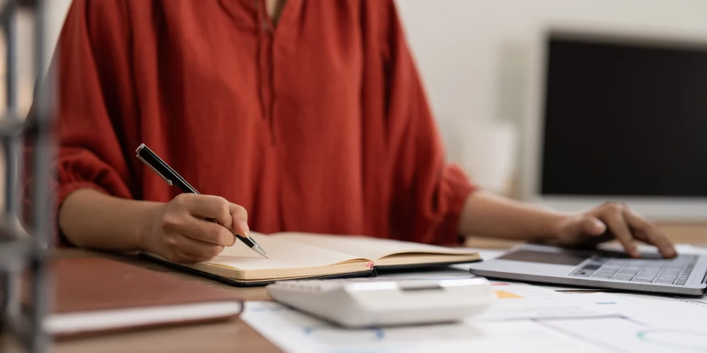 Aged Trial Balance: Track Overdue and On-Time Payments Easily | B2BE