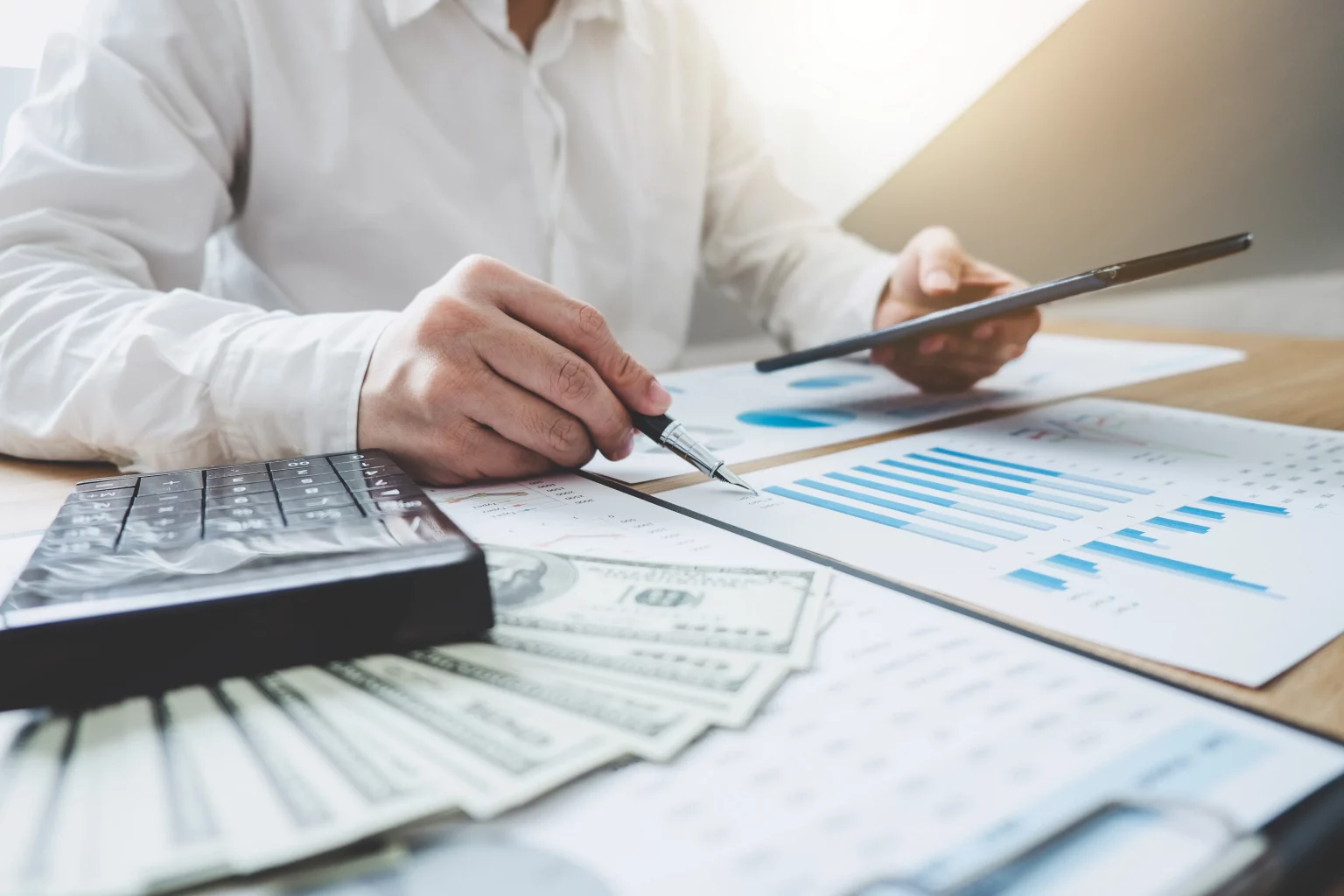 Gross Accounts Receivable | What It Is + Why It Matters | B2BE