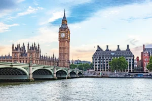 UK E-Invoicing 2026: What UK Businesses Need To Know | B2BE